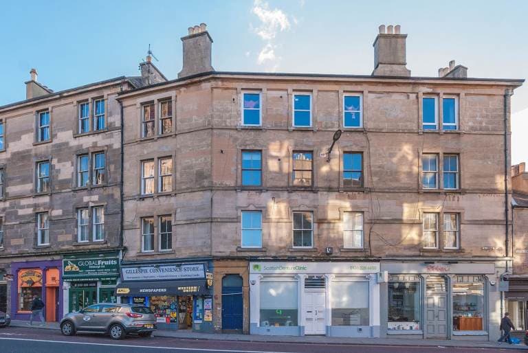 one bedroom flat in amazing location available to rent from